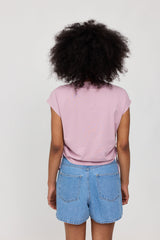 Jade ist 1,75 und trägt Größe S