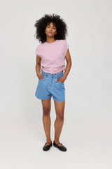 Jade ist 1,75 und trägt Größe S