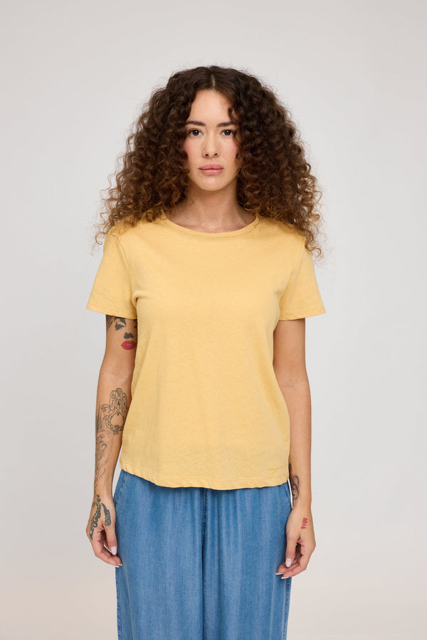 Mandy ist 1,68 und trägt Größe S