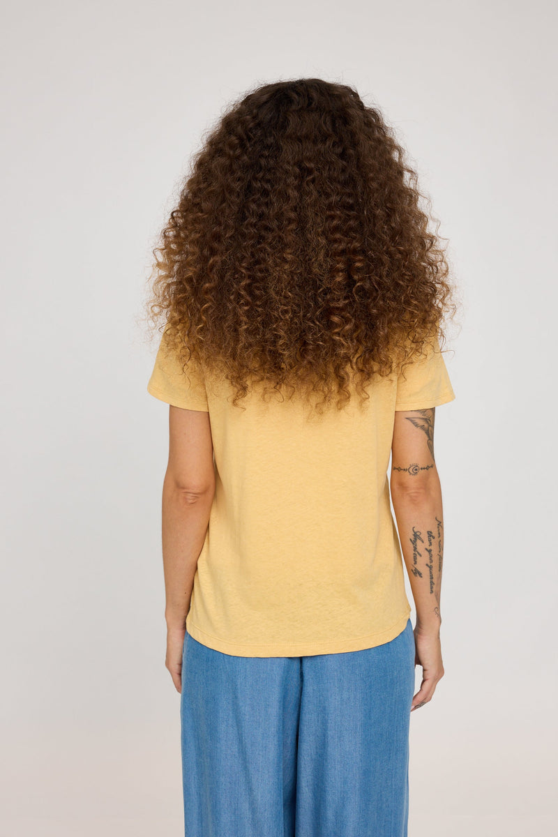 Mandy ist 1,68 und trägt Größe S