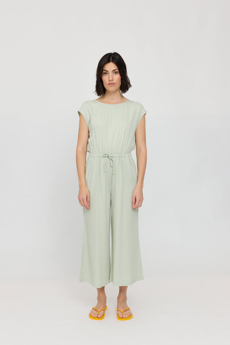 Maren ist 1,75 und trägt Größe S