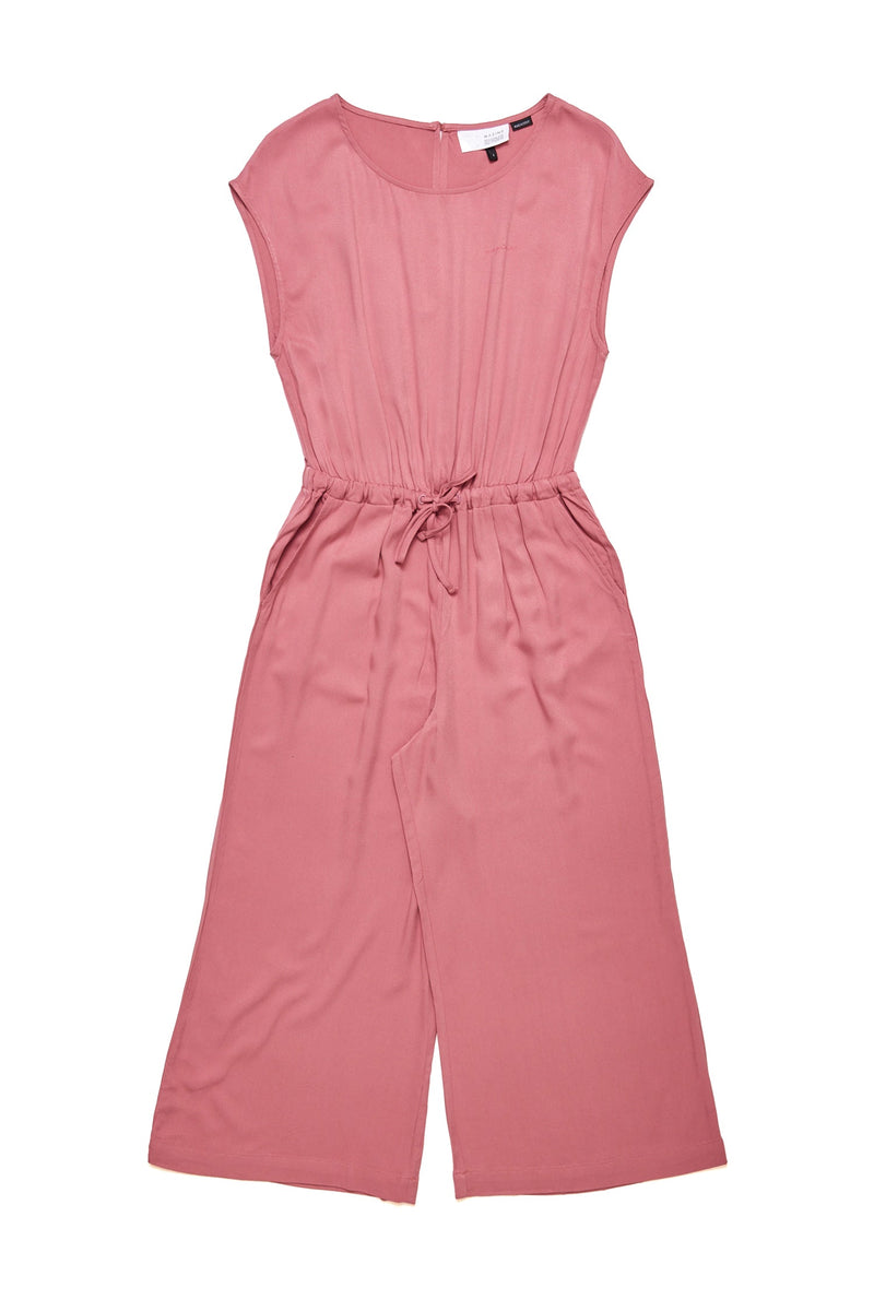 Julia ist 1,78 und trägt Größe S