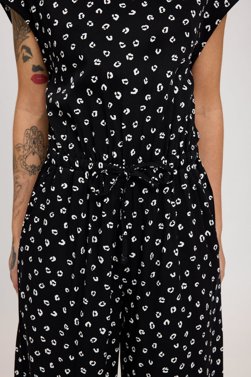 Mandy ist 1,68 und trägt Größe S