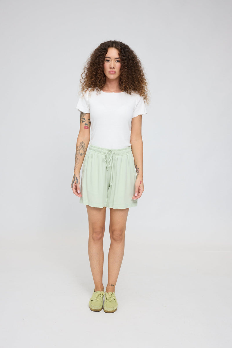 Mandy ist 1,68 und trägt Größe S