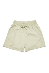 Mandy ist 1,68 und trägt Größe S