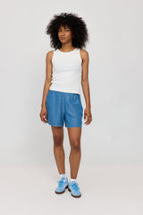 Jade ist 1,75 und trägt Größe S