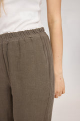 Julia ist 1,78 und trägt Größe S