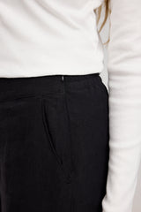 Julia ist 1,78 und trägt Größe S