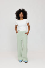 Jade ist 1,75 und trägt Größe S