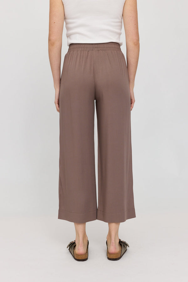 Maren ist 1,75 und trägt Größe S