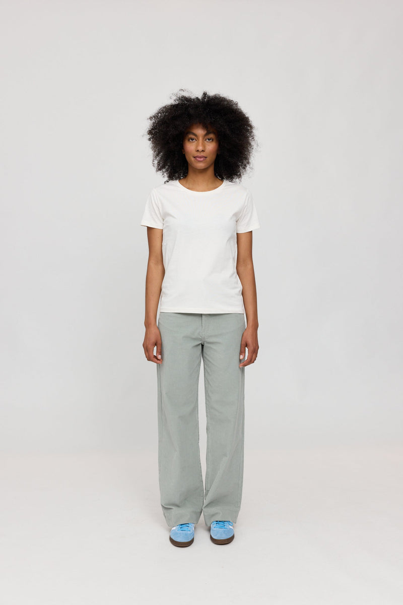 Jade ist 1,75 und trägt Größe S