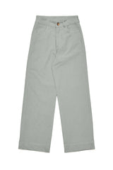 Jade ist 1,75 und trägt Größe S