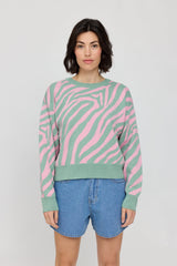 Maren ist 1,75 und trägt Größe S