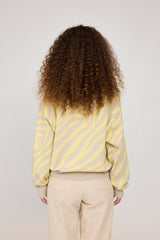 Mandy ist 1,68 und trägt Größe S