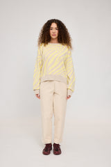 Mandy ist 1,68 und trägt Größe S