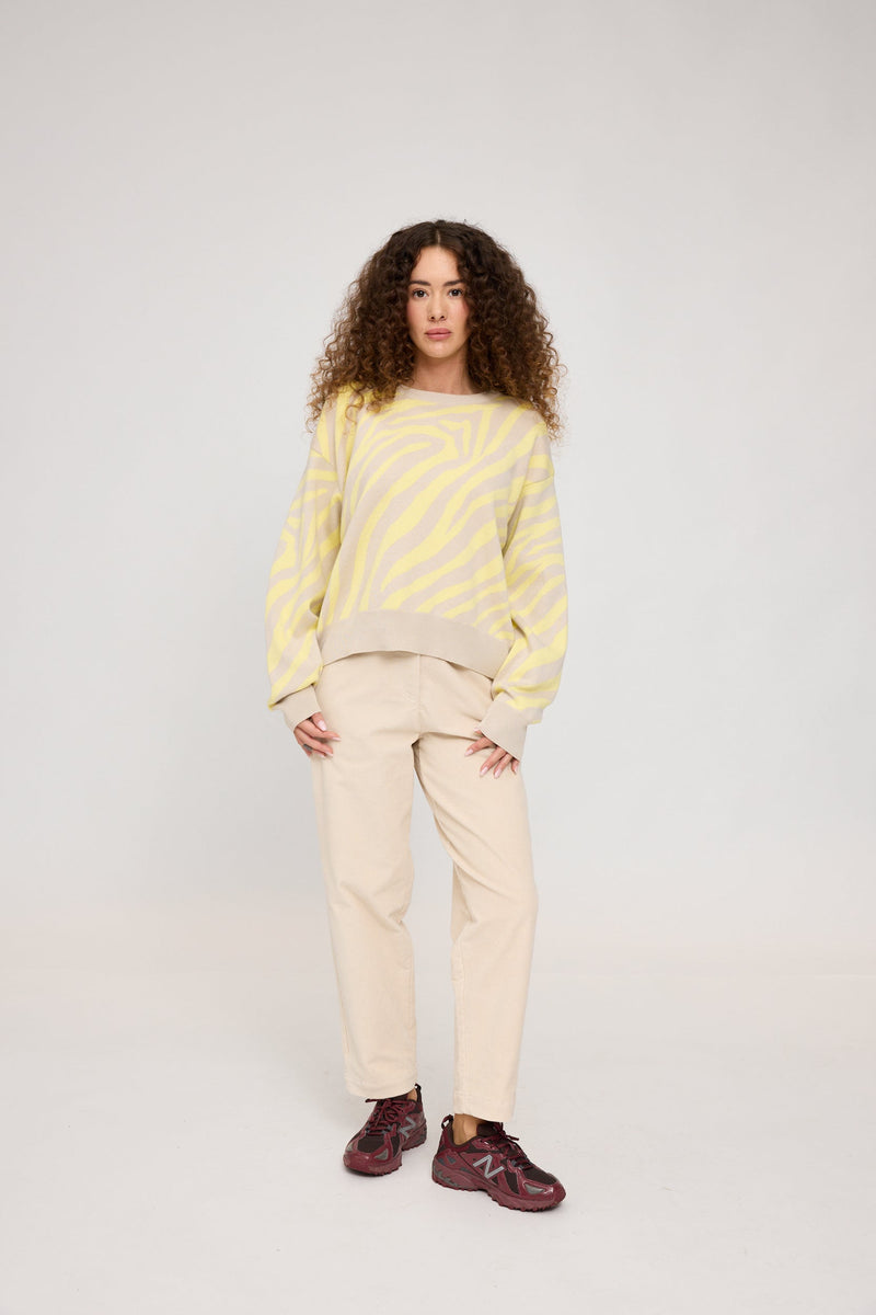 Mandy ist 1,68 und trägt Größe S