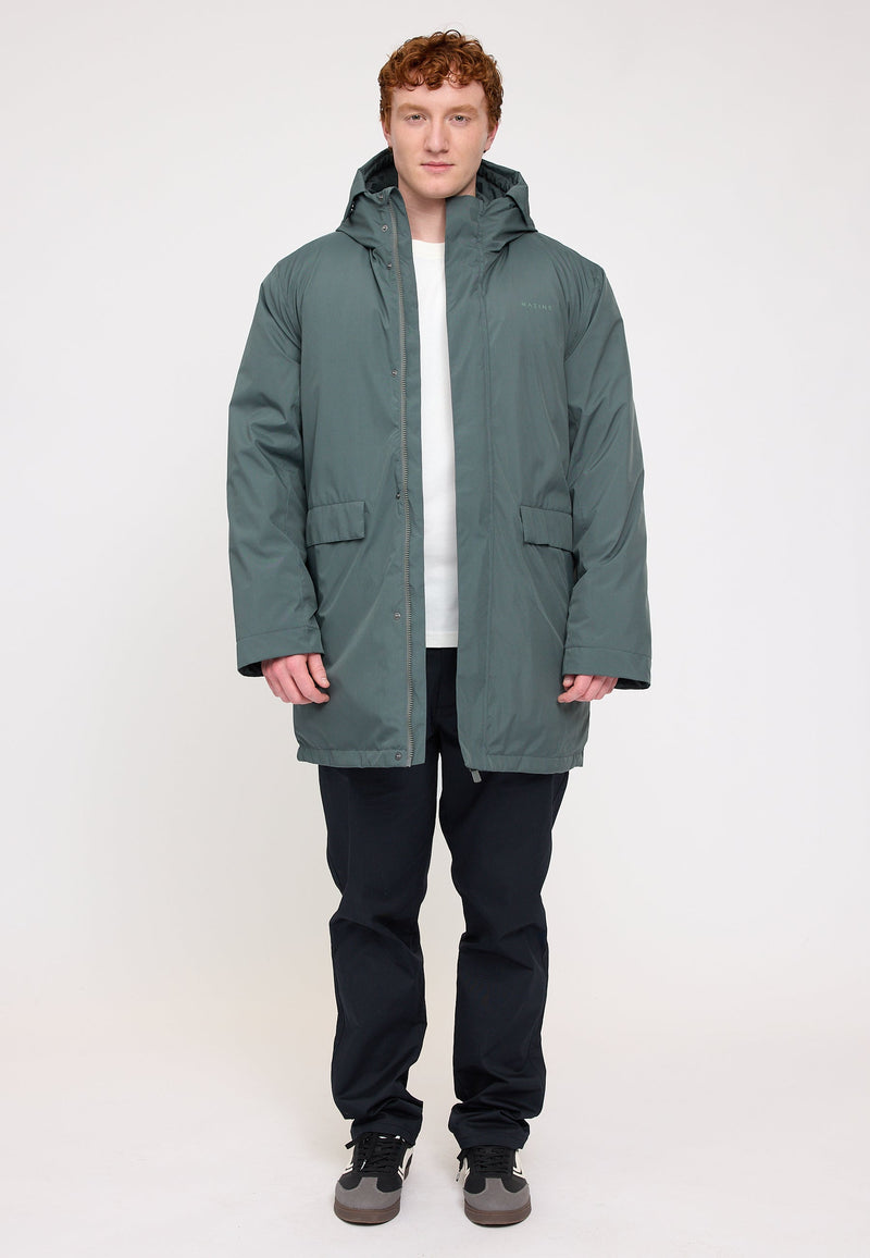 Nick ist 1,90 und trägt Größe L