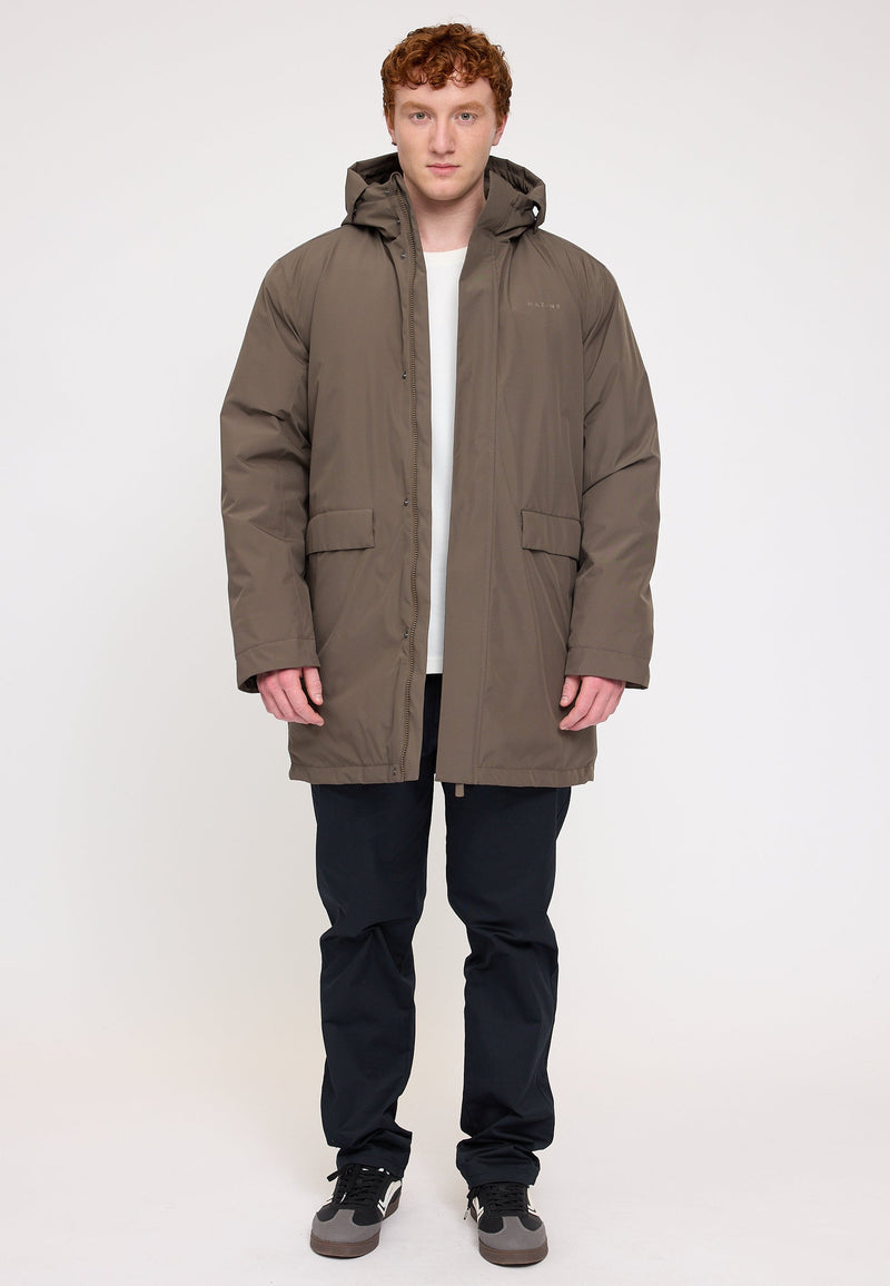 Ben ist 1,85 und trägt Größe L