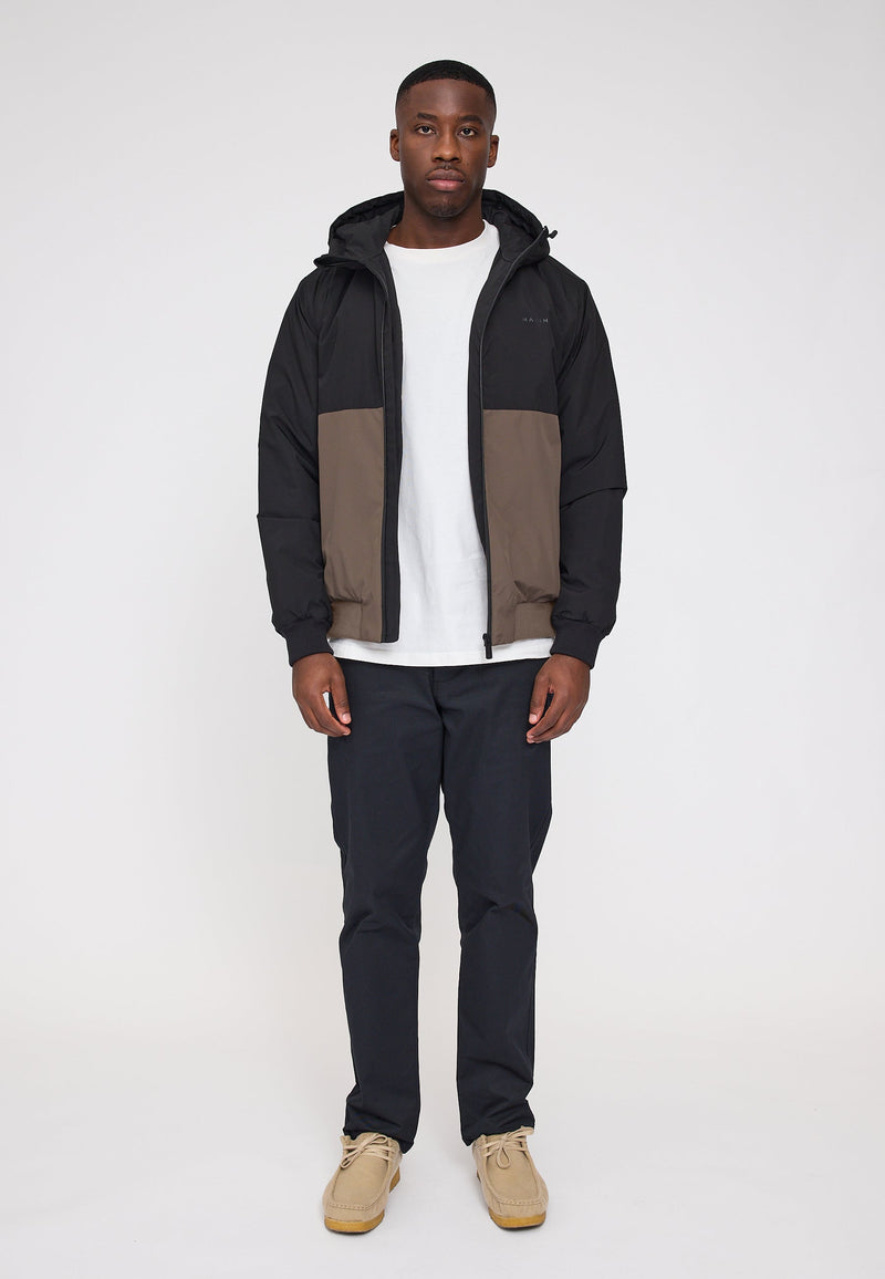 Ben ist 1,85 und trägt Größe L