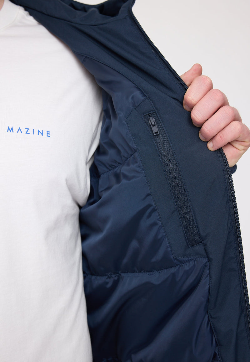 Terence ist 1,90 und trägt Größe L