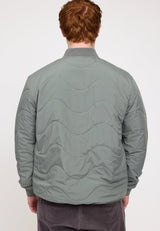 Ben ist 1,85 und trägt Größe L