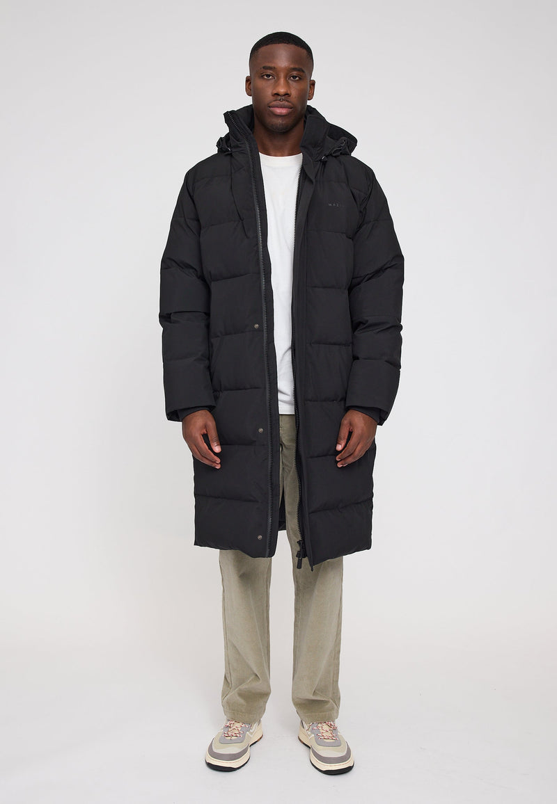 Terence ist 1,90 und trägt Größe L