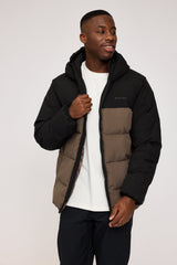 Ben ist 1,85 und trägt Größe L