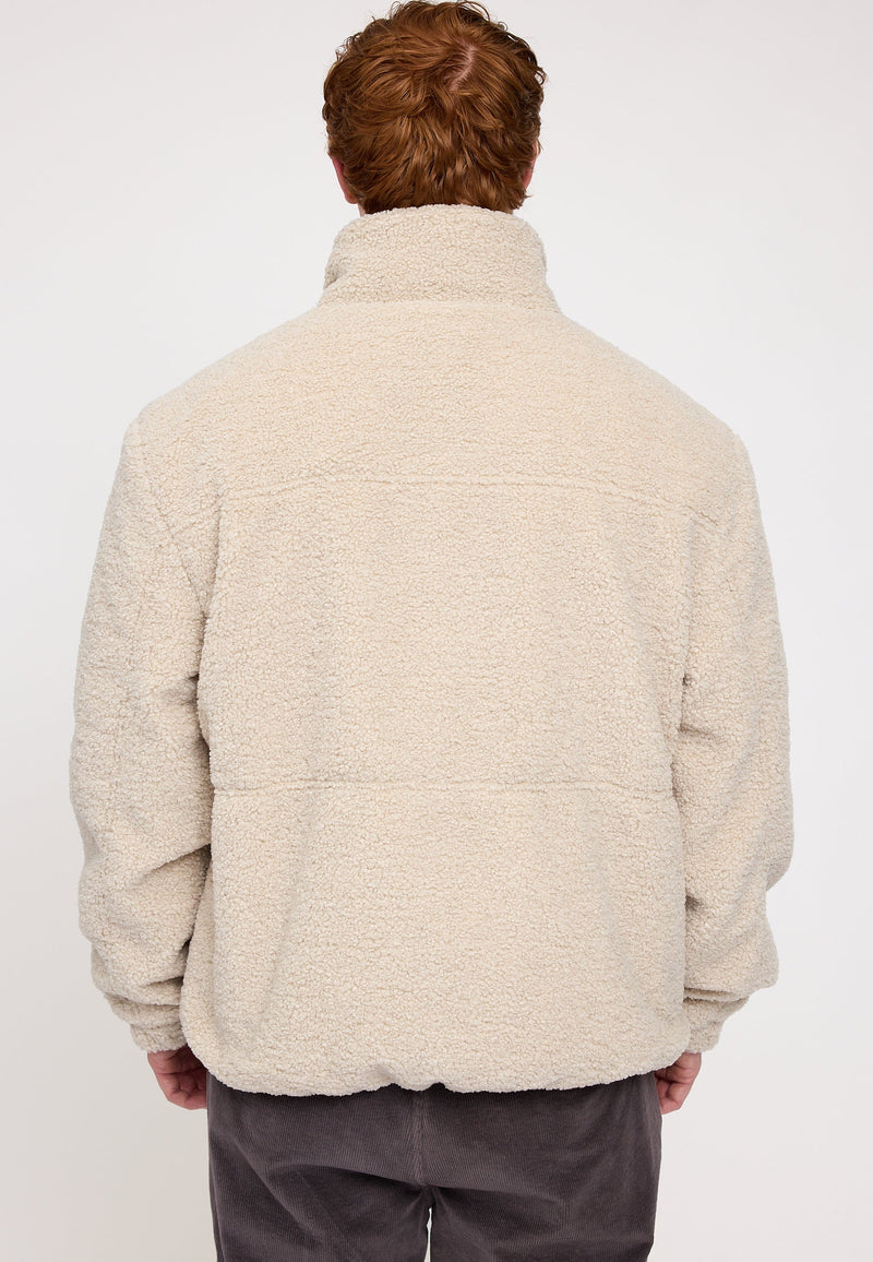 Ben ist 1,85 und trägt Größe L