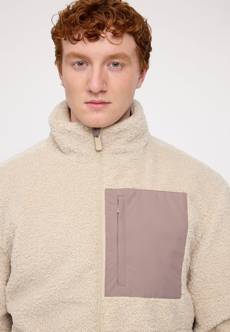 Ben ist 1,85 und trägt Größe L