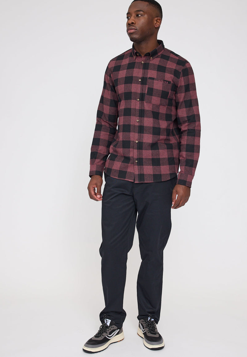 Terence ist 1,90 und trägt Größe L