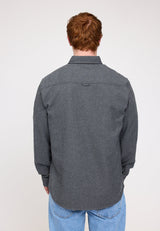 Ben ist 1,85 und trägt Größe L