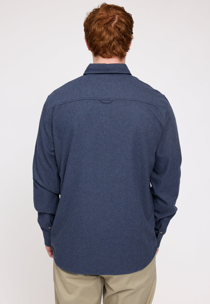 Ben ist 1,85 und trägt Größe L