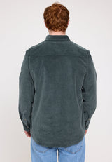 Ben ist 1,85 und trägt Größe L