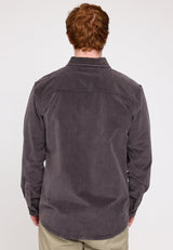 Ben ist 1,85 und trägt Größe L