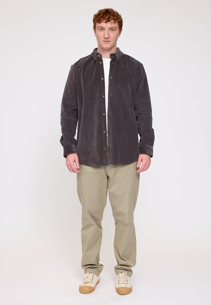 Ben ist 1,85 und trägt Größe L