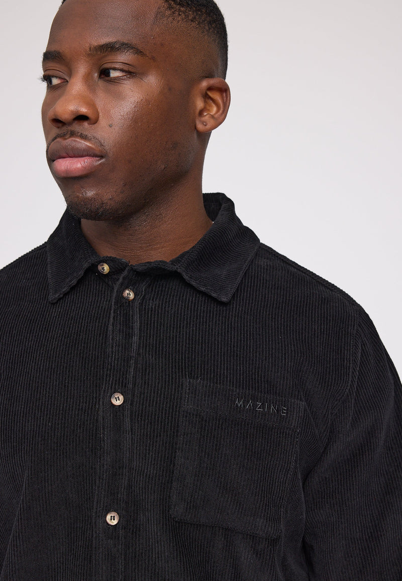 Terence ist 1,90 und trägt Größe L