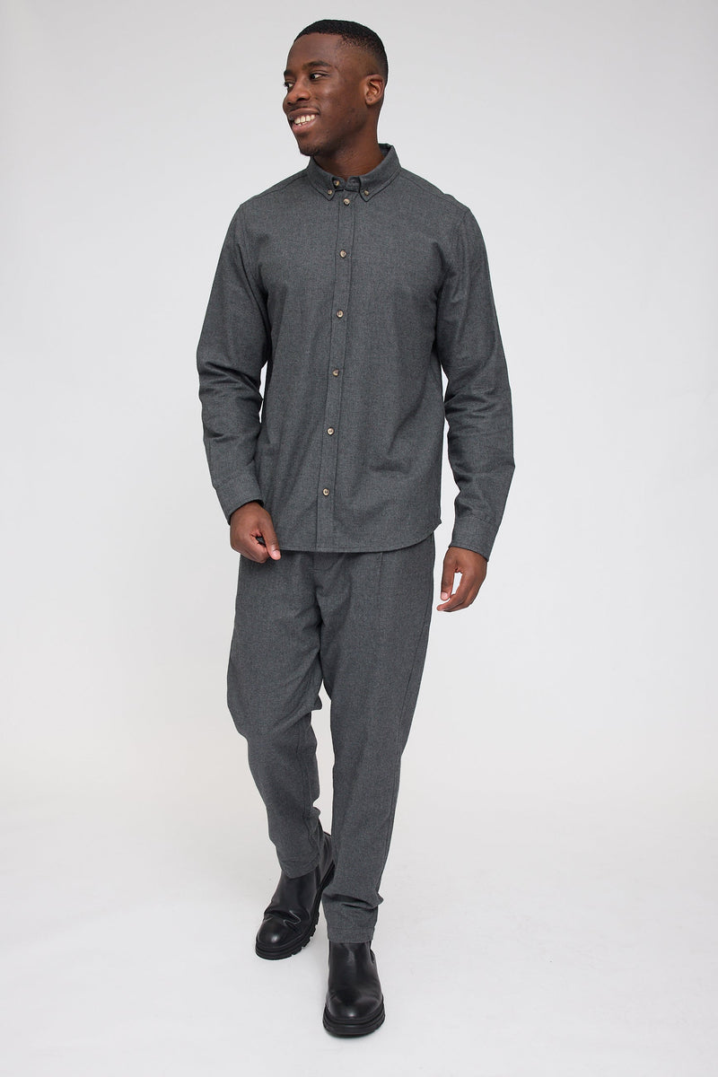 Terence ist 1,90 und trägt Größe L