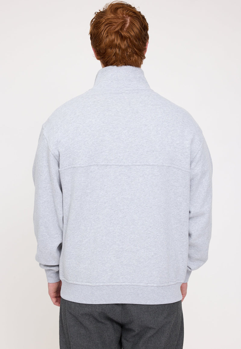 Ben ist 1,85 und trägt Größe L