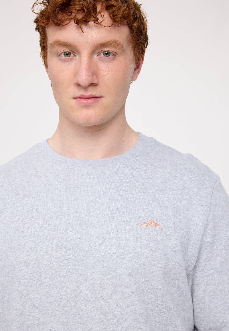 Ben ist 1,85 und trägt Größe L