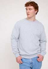 Ben ist 1,85 und trägt Größe L