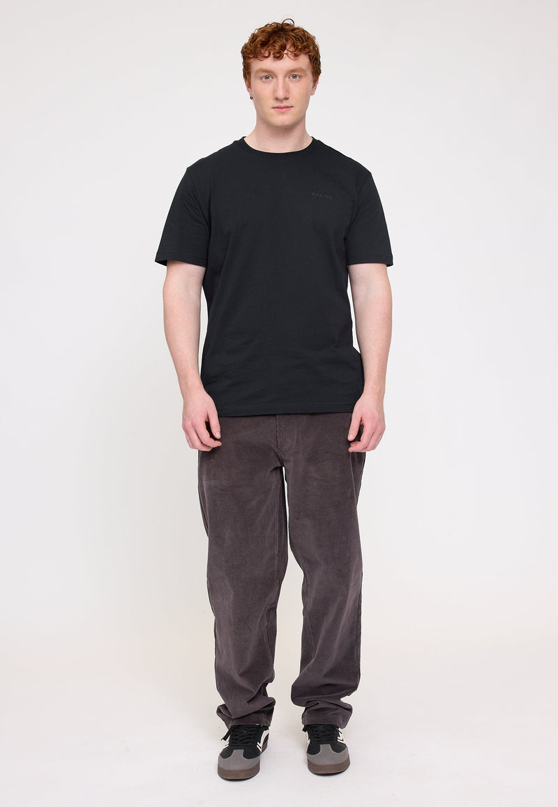 Ben ist 1,85 und trägt Größe L