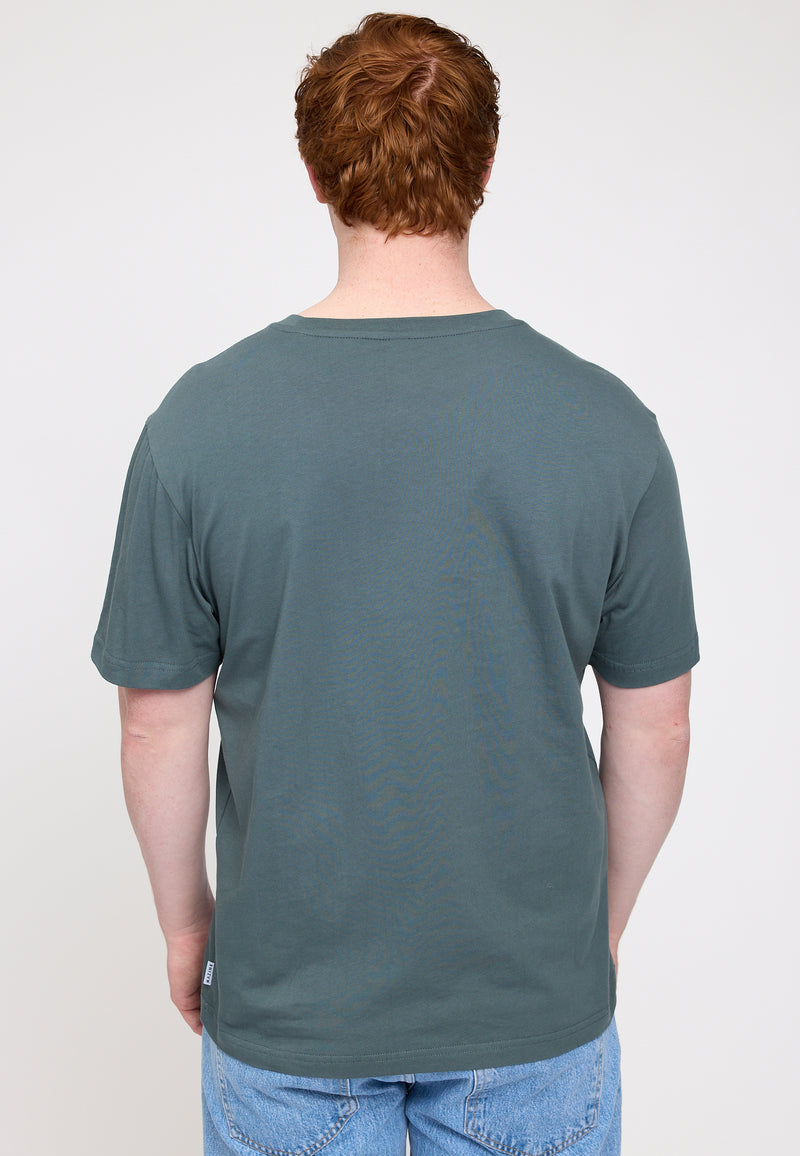 Ben ist 1,85 und trägt Größe L