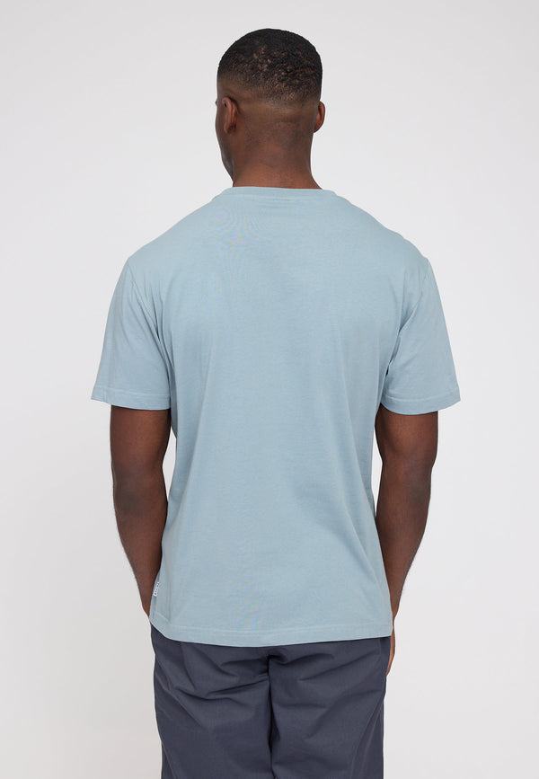 Terence ist 1,90 und trägt Größe L