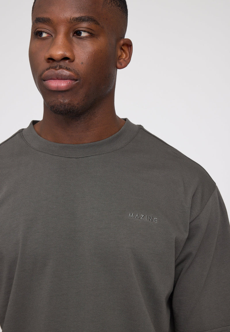 Terence ist 1,90 und trägt Größe L