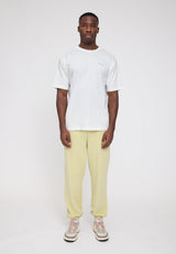 Ben ist 1,85 und trägt Größe L