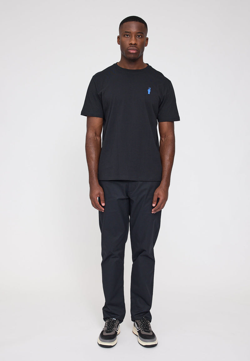 Terence ist 1,90 und trägt Größe L