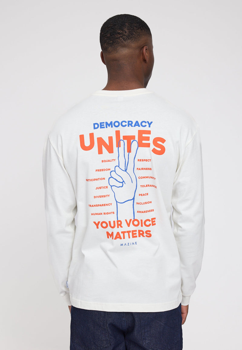 Terence ist 1,90 und trägt Größe L