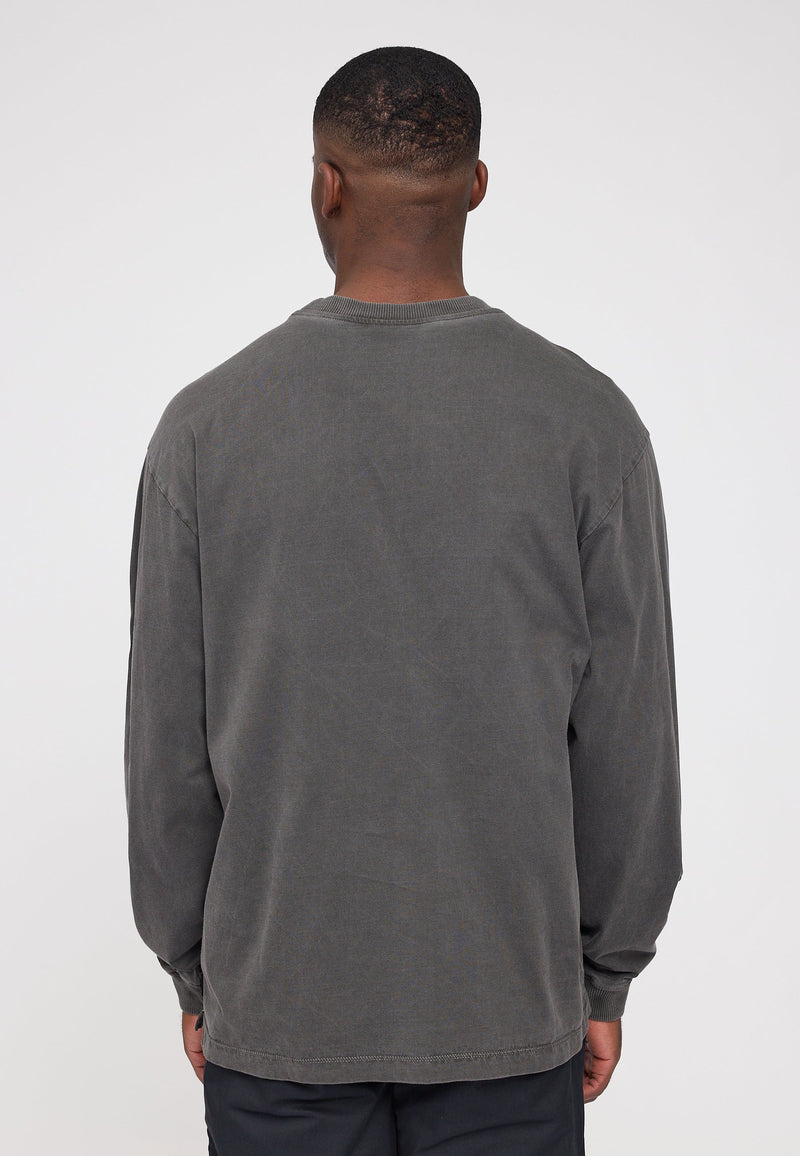 Terence ist 1,90 und trägt Größe L