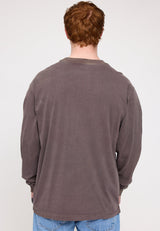 Ben ist 1,85 und trägt Größe L