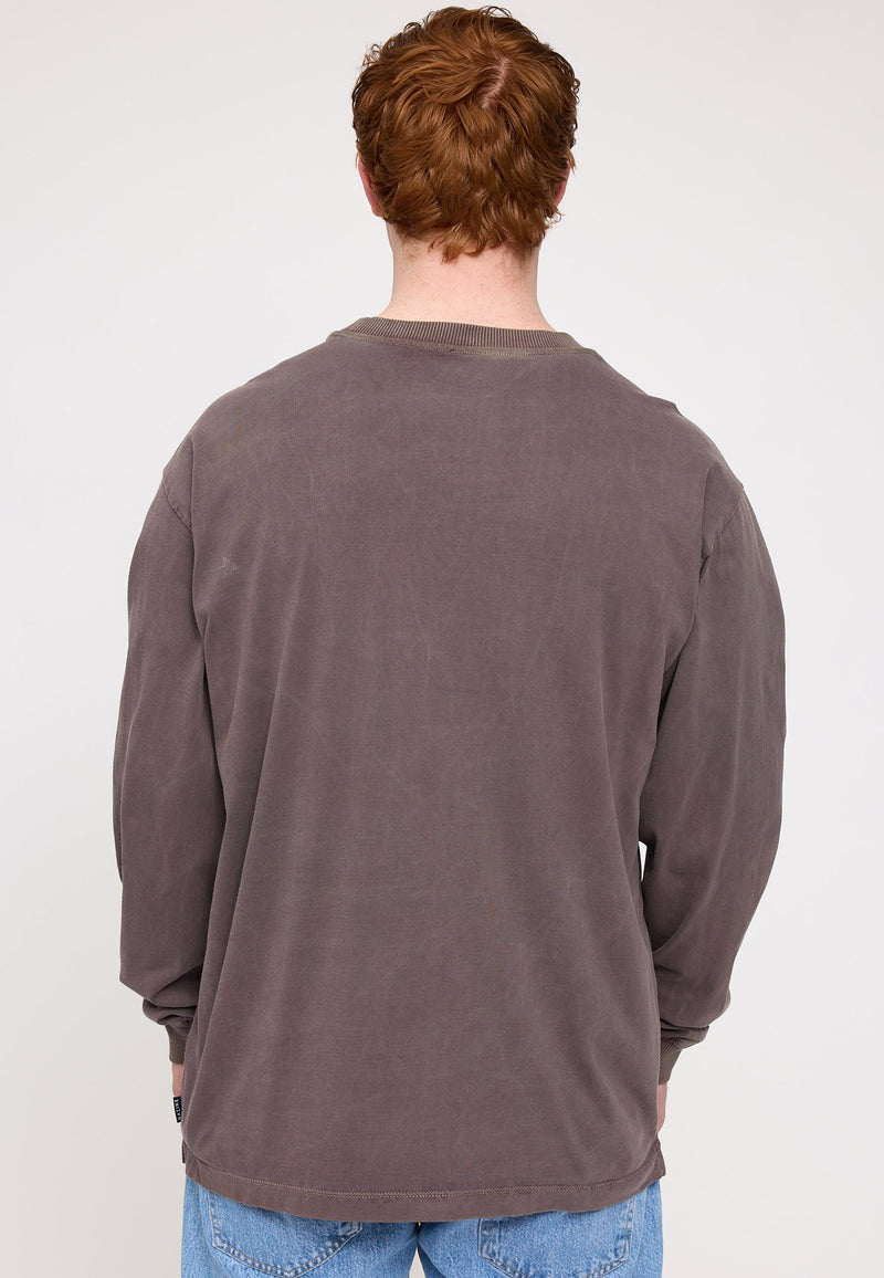 Ben ist 1,85 und trägt Größe L